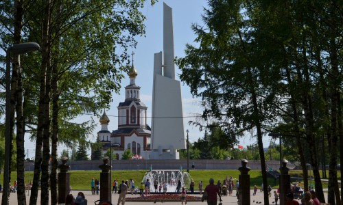 В парке Победы школьники-вандалы сломали несколько деревьев