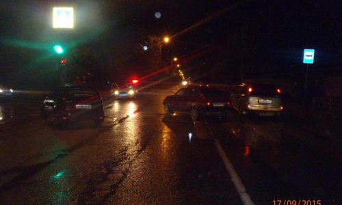 На Филейке водитель «Калины» не пропустил «девятку»: виновник ДТП получил травмы