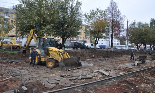 В Кирове на будущей парковке по улице Комсомольской появилось освещение