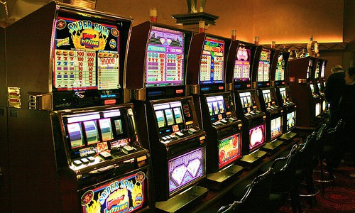 На улице Горького в Кирове прикрыли подпольный игорный зал