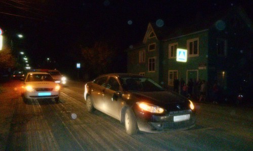 В Кировской области водитель «Рено» у детского сада сбил двух пешеходов