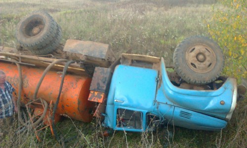 В Куменском районе опрокинулся «ЗИЛ»