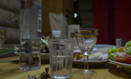 Ежемесячно один кировчанин выпивает два литра коктейля из ликера, коньяка и водки