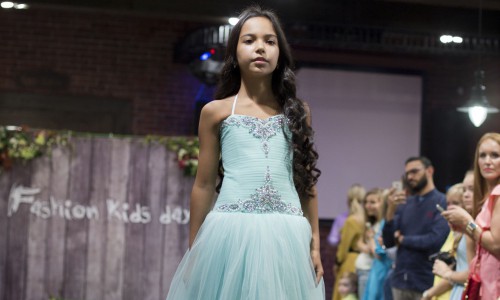 Фото: в Кирове прошел детский модный показ
