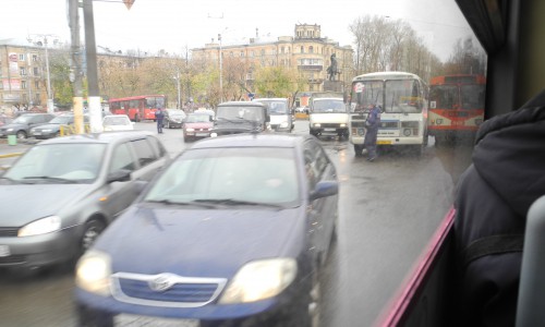 ДТП в Кирове: на площади Лепсе столкнулись троллейбус и автобус