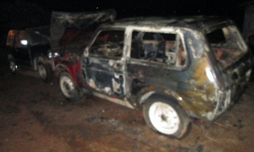 Ночью в Кирове сгорела «Нива»: в авто была подброшена банка с горючим веществом