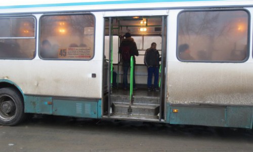 В субботу кировчане смогут добраться до кладбищ на специальных автобусах