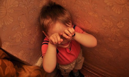 Кировчанин избил шестилетнего мальчика на глазах его матери