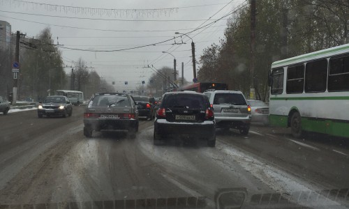 День жестянщика в Кирове: в аварию попали две иномарки