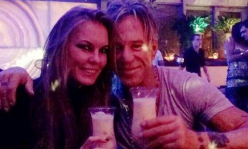 Кировская гимнастка встречается с Микки Рурком