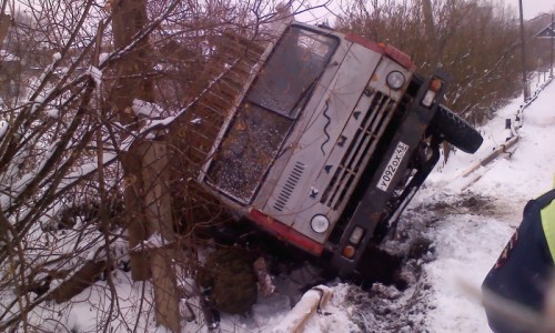 В Кировской области перевернулся «Камаз»