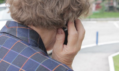 Жительница Кировской области перечислила 500 000 рублей экстрасенсам, чтобы с нее сняли порчу и из дочери изгнали демонов