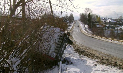 В Афанасьевском районе пять дней в кювете пролежал угнанный КАМАЗ
