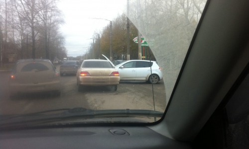 На Щорса столкнулись две иномарки