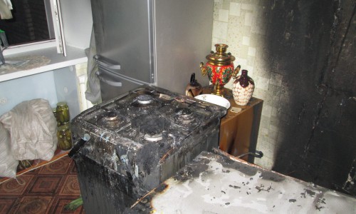 В Кирове ребенок решил сварить для родителей кашу и устроил пожар