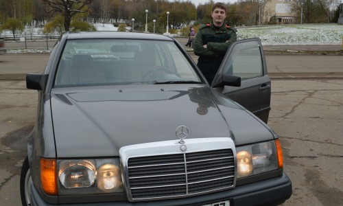 Владелец ретро-автомобиля: "У каждого такого автомобиля есть душа"