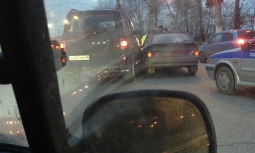 Внимание, водители! На улице Лепсе из-за ДТП сильная пробка