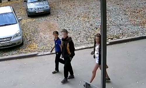 В Кирове подросток оторвал камеру видеонаблюдения с жилого дома