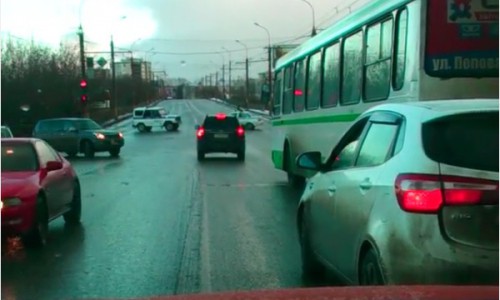 В Кирове на улице Воровского перекрыли мост