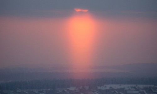 В выходные кировчане наблюдали в небе световой столб