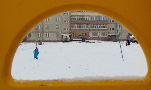 20 фотографий кировских дворов: романтика, граффити  и разруха