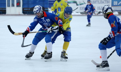 Фоторепортаж : в Кирове проходит турнир юных хоккеистов