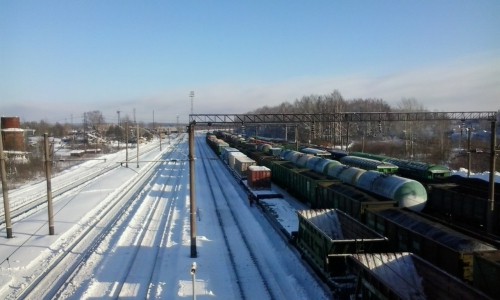 Из-за возможного визита главы РЖД на станции Лянгасово красят заборы и двигают камни