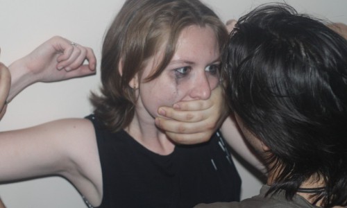 В Кировской области мужчина изнасиловал свою знакомую