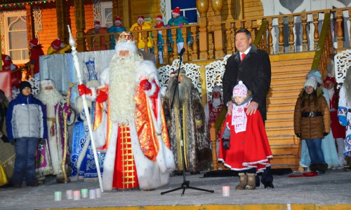 Мальчик из Поволжья зажег огни на первой новогодней елке