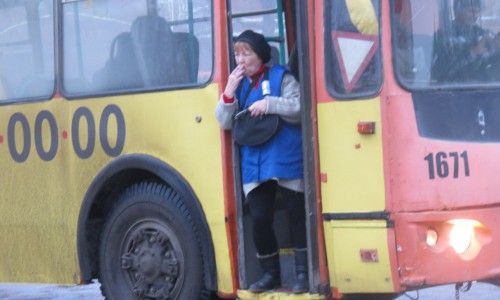 Кондуктор в Кирове высадила двух девочек, так как не нашла сдачу со 100 рублей