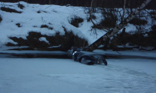 Кировчанин вытащил из ледяной воды тонущего мужчину