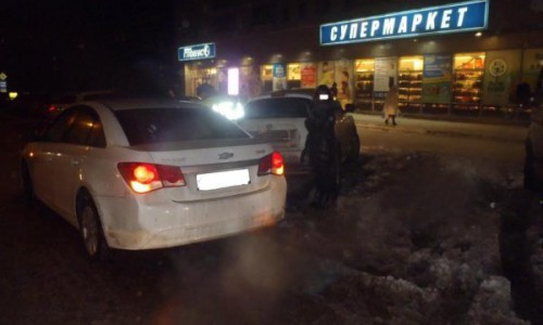 В Кирове водитель иномарки сбила своего пассажира