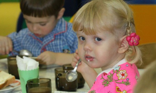 Детей с особенностями развития накормили "просрочкой": стали известны результаты проверки