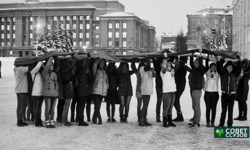 Кировчане почтили минутой молчания погибших от СПИДа