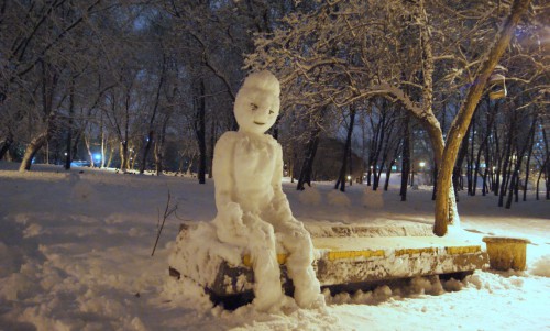 Шесть самых смешных снеговиков Кирова: великан, обезьяны и милые парочки