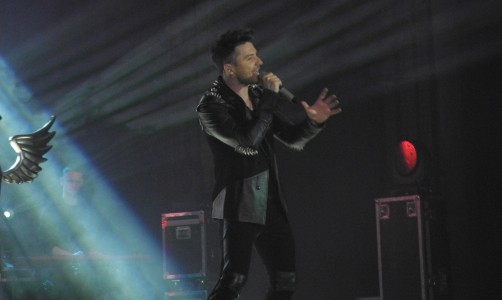 В Кирове Сергей Лазарев отчитал охрану и световика прямо на концерте