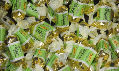 В Кирове Роспотребнадзор изъял 120 килограммов сладостей из  новогодних подарков