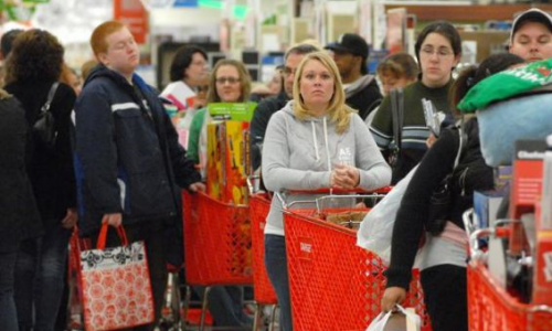 55-летний кировчанин умер в очереди в магазине