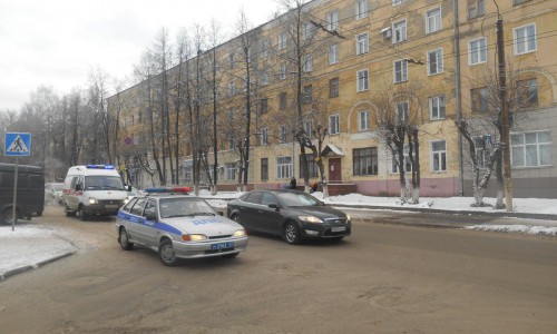 На Карла Маркса водитель иномарки сбил второклассника на зебре