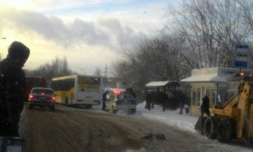 На остановке «Улица Цеховая» женщина попала под колеса автобуса