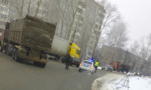 На Павла Корчагина «Приора» сотрудников ГИБДД  въехала в «девятку»