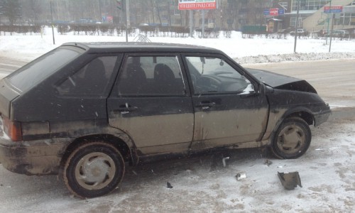 В Кирове ВАЗ без водителя за рулем сбил пешехода