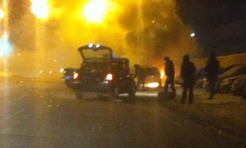 На Филейке вспыхнул Hyundai: пострадавшего доставали из машины прохожие