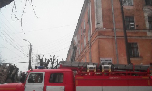 Очевидец пожара на Октябрьском проспекте: "Соседи боялись, что вспыхнет весь дом"