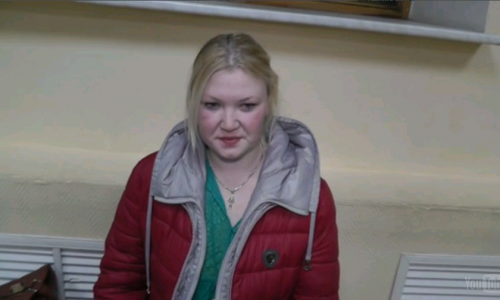 В Кирове задержали пьяную девушку-пристава