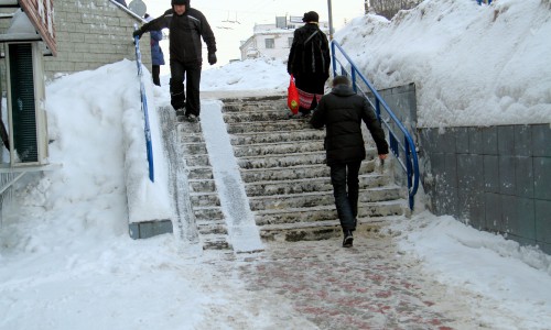 В понедельник на дорогах Кирова будет накат и гололедица