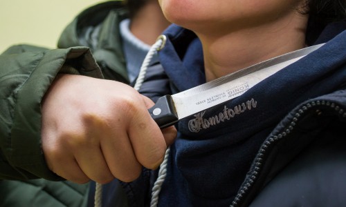 В Кирове зарезали молодого человека из-за замечания прохожему