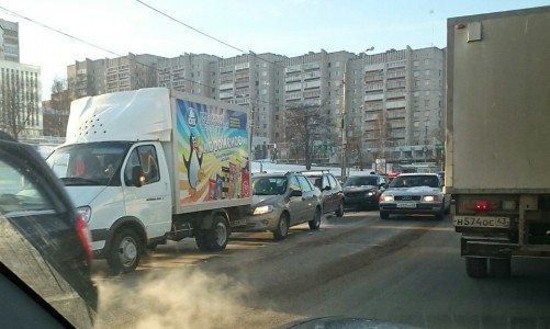 Массовое ДТП в Кирове: на старом мосту столкнулись шесть машин