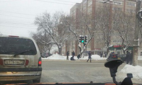 На Октябрьском проспекте водитель фургона сбил студента