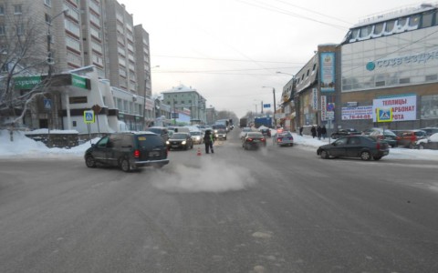 В Кирове водитель сбил 26-летнюю девушку и скрылся с места ДТП